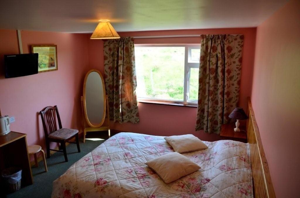 Decourcey'S Hazelbrook Farmhouse B&B Cleggan Extérieur photo