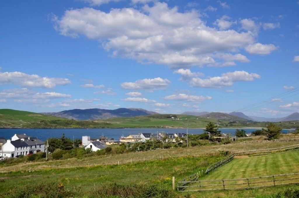 Decourcey'S Hazelbrook Farmhouse B&B Cleggan Extérieur photo